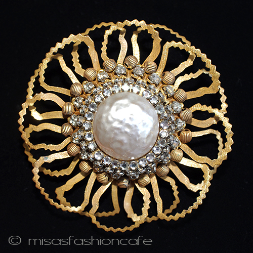 （画像用） ミリアムハスケル刻印 バロックパールの花