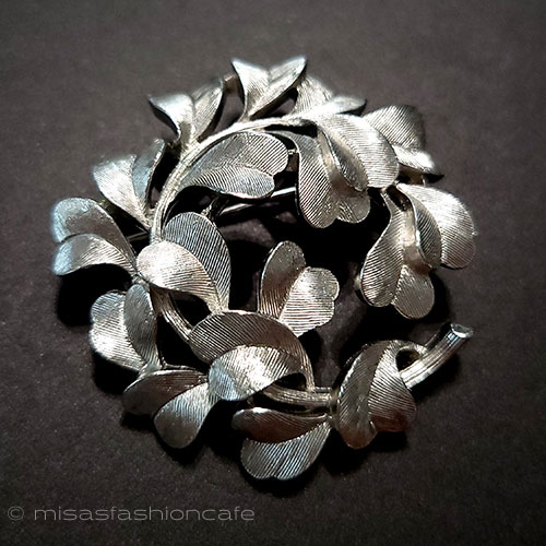 （画像用） Trifari　 トリファリ 銀の葉　ブローチ