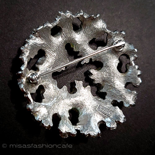 （画像用） Trifari　 トリファリ 銀葉リース　ブローチ