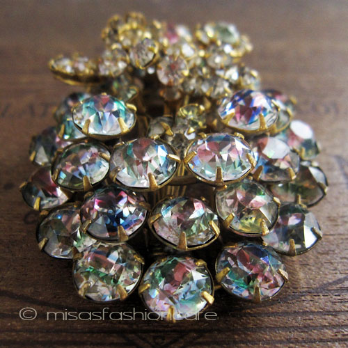 （画像用） アイリス ガラス 花ブローチ