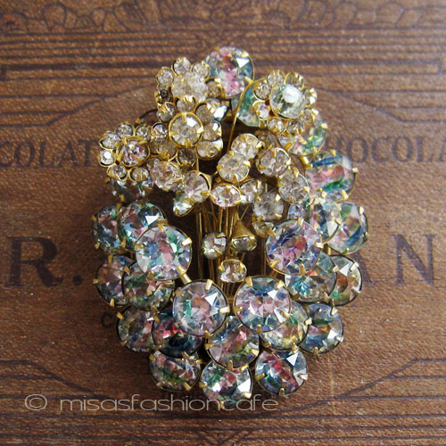 （画像用） アイリス ガラス 花ブローチ