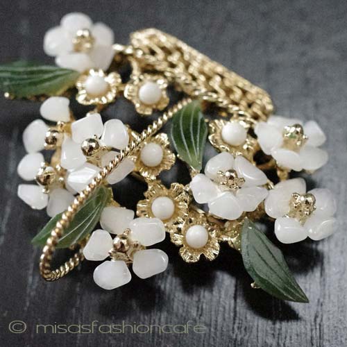 （画像用） 天然石＆ヒスイの花かご ブローチ兼ペンダント