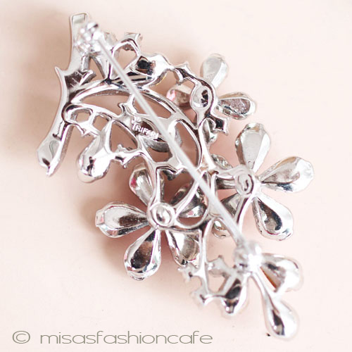 （画像用） クラウン トリファリ ＴＲＩＦＡＲＩ　花ブローチ