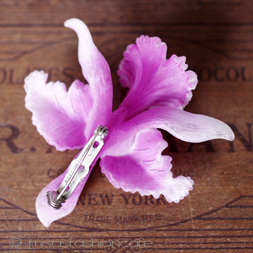 （画像用） アヤメのお花　ブローチ