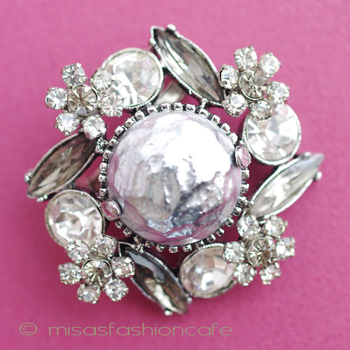 （画像用） バロックパール花ブローチ