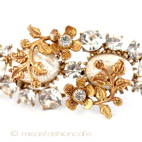 （画像用） ヴィンテージアクセサリー バロックパール花ブローチ