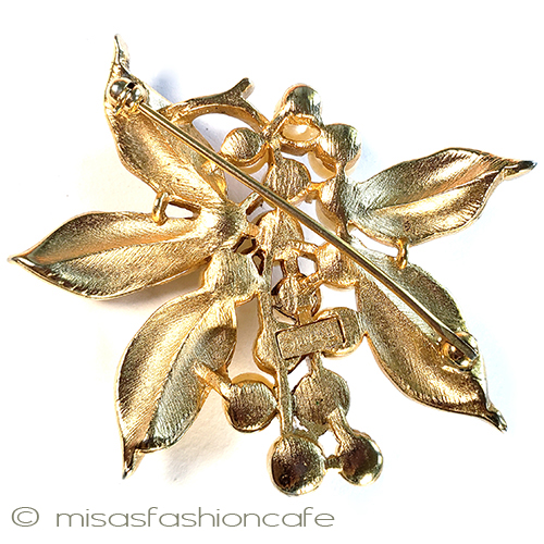 （画像用） Trifari　 トリファリ パール金葉ブローチ