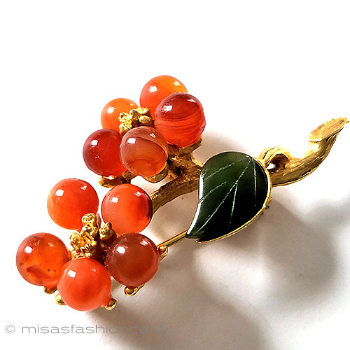 （画像用） SWOBODA刻印スワボダ 天然石・翡翠の花ブローチ