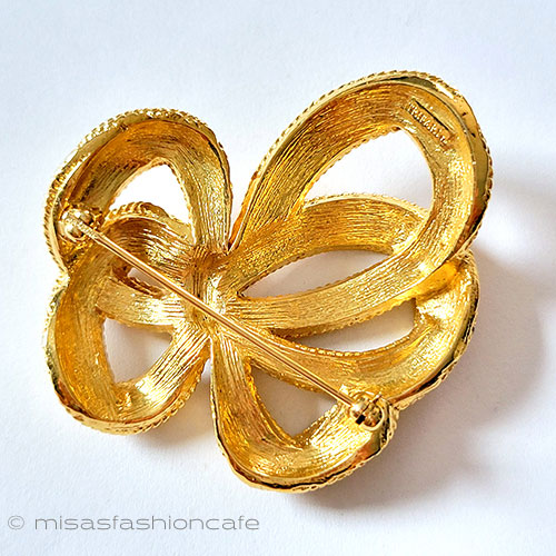 （画像用） Trifari　 トリファリ 金リボン　ブローチ