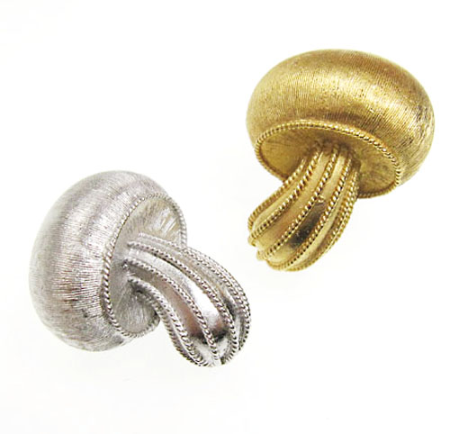 （画像用） クラウンTrifari　 きのこ ブローチ2個セット