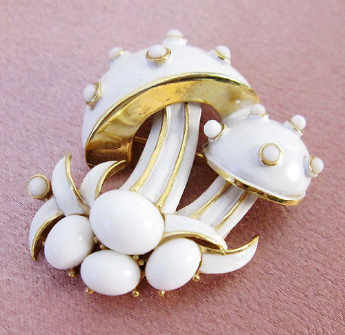 （画像用） クラウントリファリ Trifari きのこブローチ