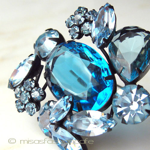 （画像用） Regencyリージェンシー クリスタル花ブローチ