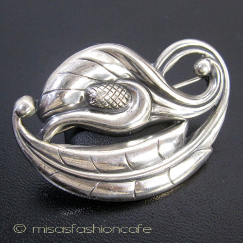 （画像用） スターリングシルバー銀製 水芭蕉の花　ブローチ