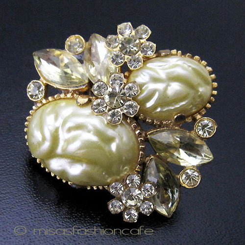 （画像用） バロックパール花ブローチ