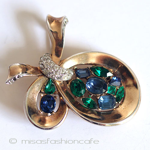 （画像用） Ｔｒｉｆａｒｉ　 トリファリ 1950年りぼんブローチ