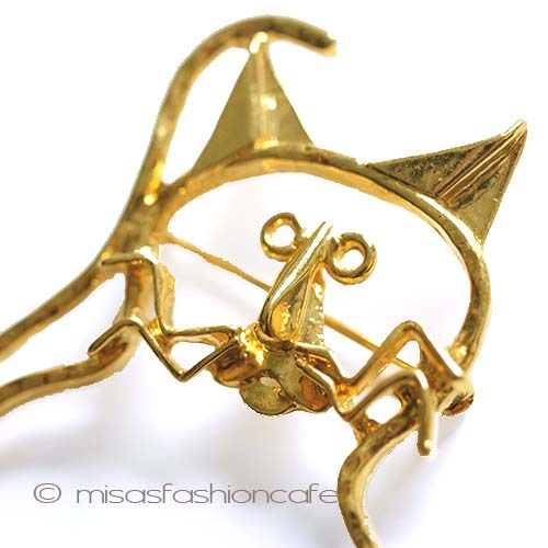 （画像用） 大きな猫ねこ　ブローチ