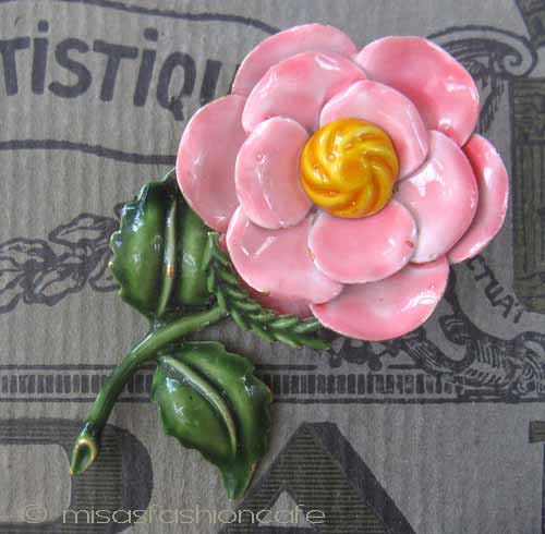 （画像用） Original By Robert ツバキの花　ブローチ