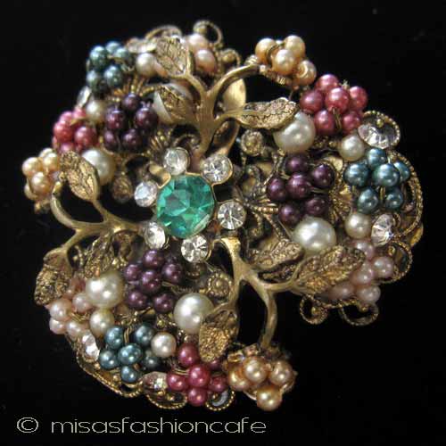 （画像用） パールのお花ブローチ