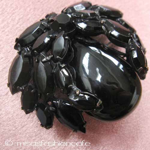 （画像用） Regency刻印　ブローチ フレンチジェット・ガラス