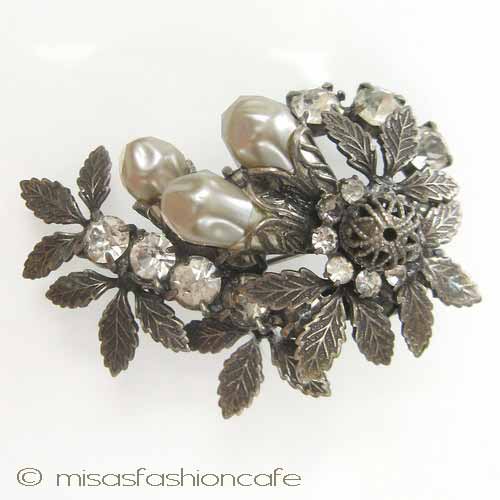 （画像用） パールRS お花ブローチ
