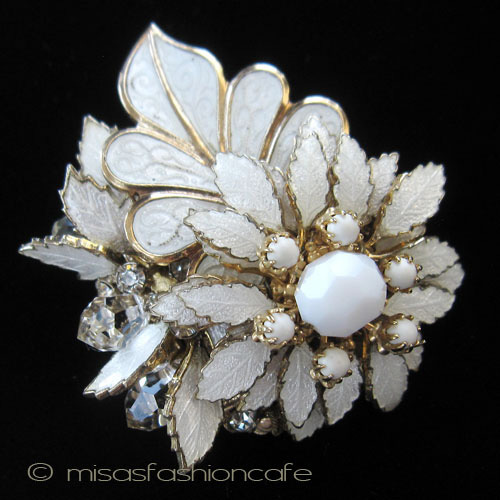 （画像用） Eugene 刻印ブローチ 　Haskellデザイナー