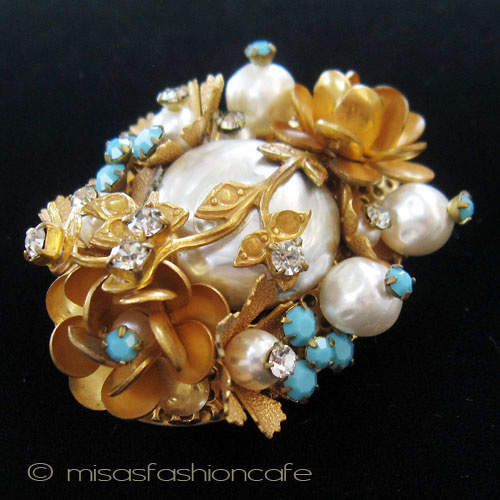 （画像用） バロックパール花ブローチ