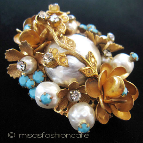 （画像用） バロックパール花ブローチ