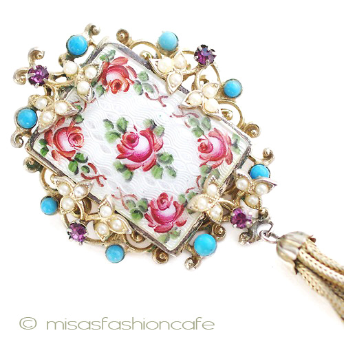 （画像用） ＣＯＲＯ タッセルブローチ ヴィクトリアン・ローズ