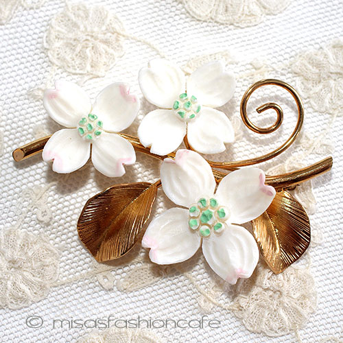 （画像用） 象牙アイボリー12Kgf ハナミズキ　ブローチ