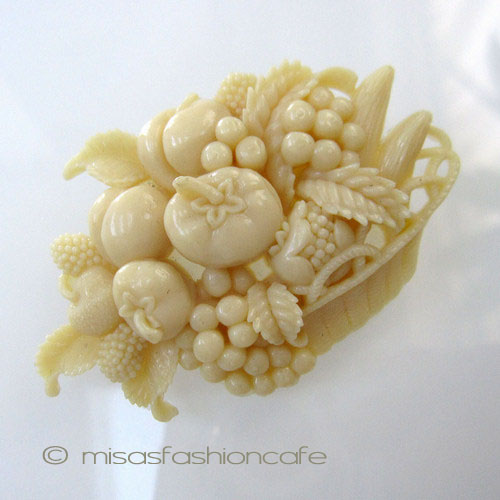 （画像用） フルーツバスケット ブローチ