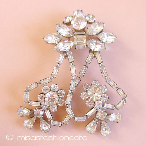 （画像用） Austria　オーストリア製 お花リボン・ブローチ