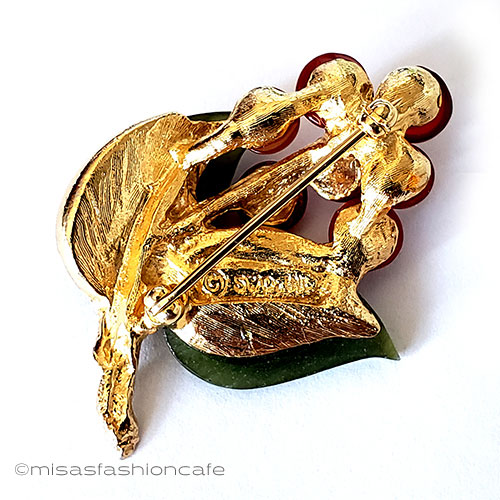 （画像用） SWOBODA　スワボダ 天然石の花ブローチ