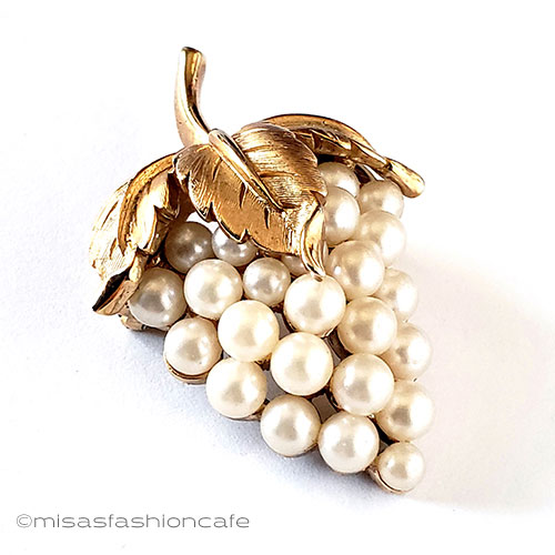 （画像用） Trifari　トリファリ パール金葡萄ブローチ