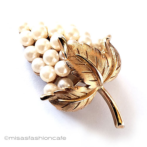 （画像用） Trifari　トリファリ パール金葡萄ブローチ