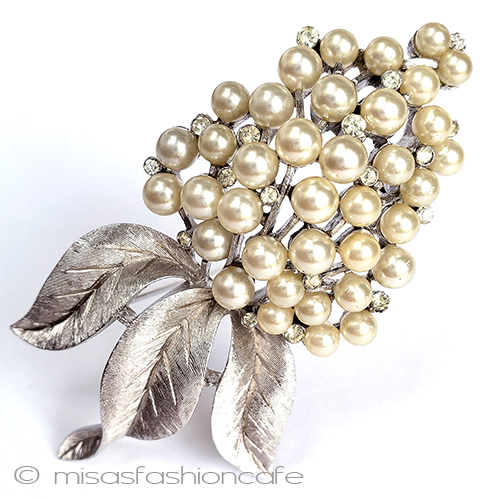 （画像用） Trifari　 トリファリ パール紫陽花ブローチ