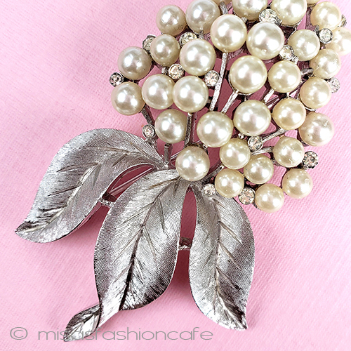 （画像用） Trifari　 トリファリ パール紫陽花ブローチ