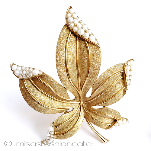 （画像用） Ｔｒｉｆａｒｉ　 トリファリ パールもみじ　ブローチ