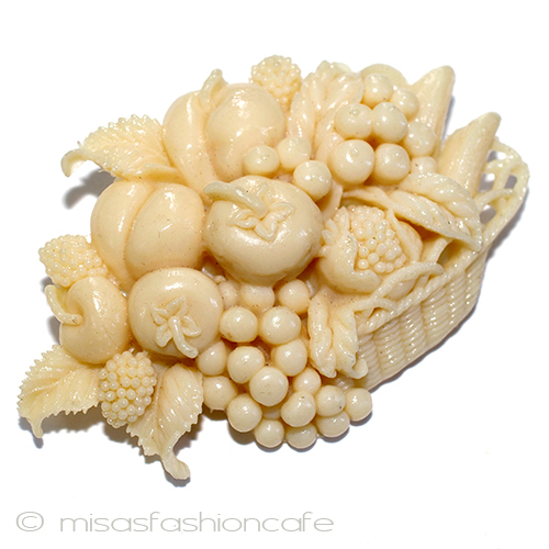 （画像用） フルーツバスケット セルロイド　ブローチ