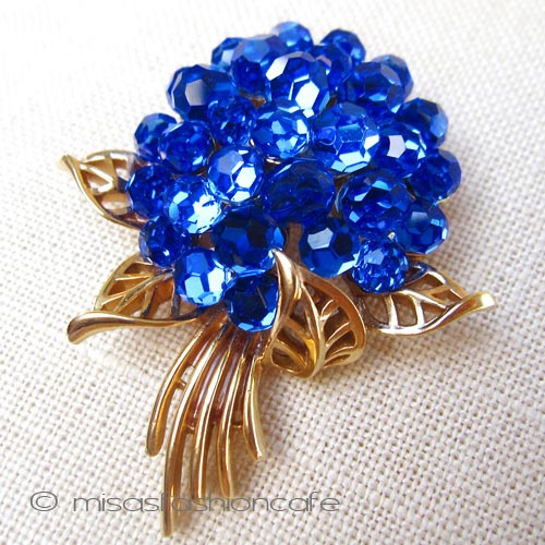 （画像用） クラウントリファリ アジサイの花 ブローチ