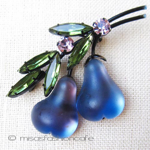 （画像用） Austria オーストリア製 ペアーフルーツ　ブローチ