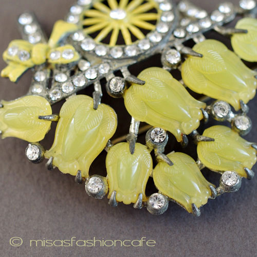 （画像用） アンティークジュエリー チューリップの花ブローチ