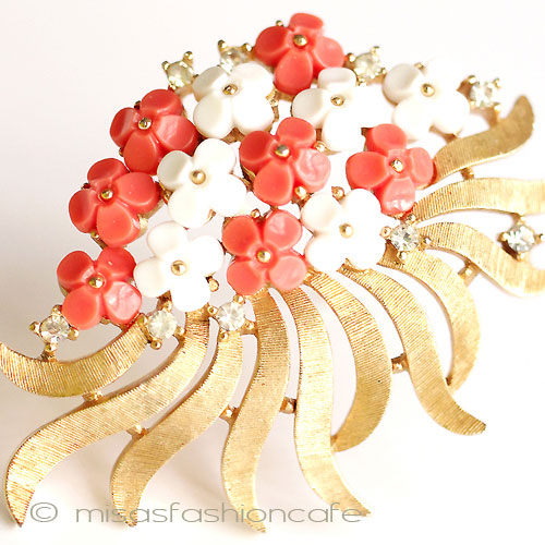 （画像用） クラウン　トリファリ Trifari　花ブローチ