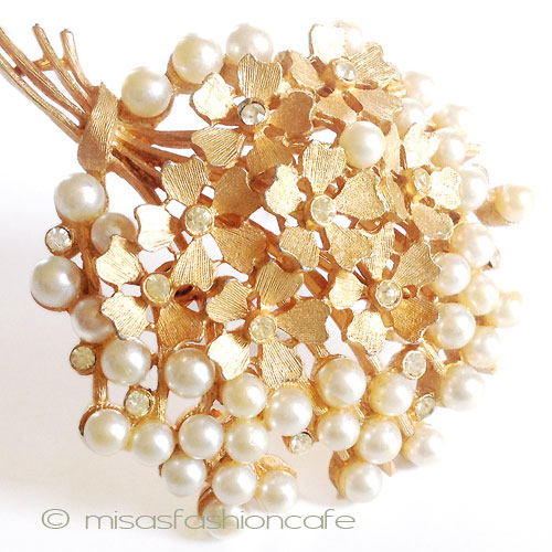 （画像用） パールRSフラワーブーケ B.S.K刻印　ブローチ