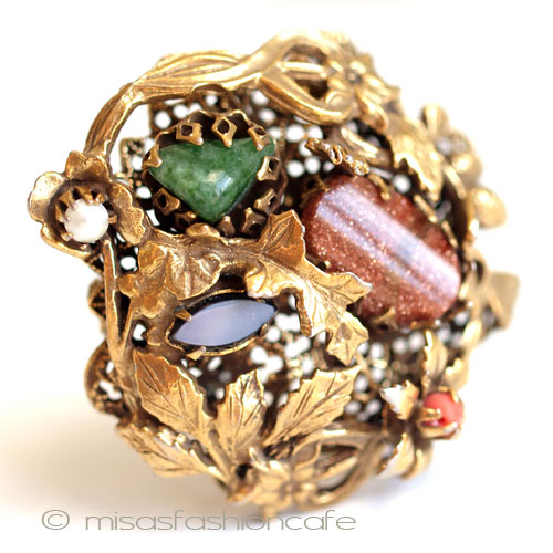 （画像用） アンティーク　ブローチ 天然石　松ぼっくり