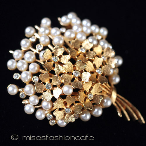 （画像用） パールRSのお花ブーケ B.S.K刻印　ブローチ