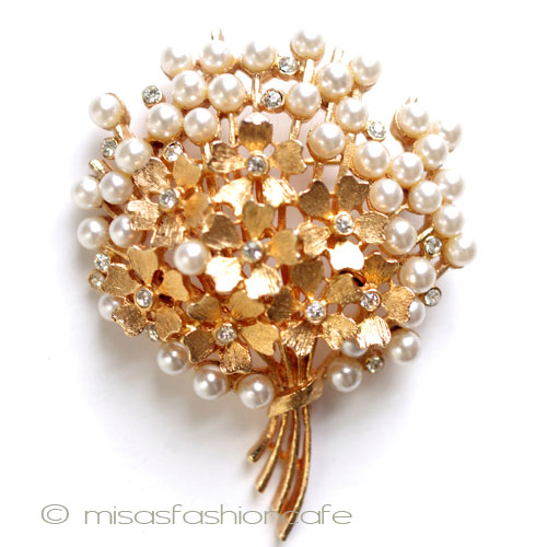 （画像用） パールRSのお花ブーケ B.S.K刻印　ブローチ