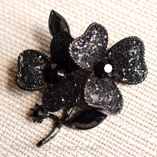 （画像用） Blackすみれの花　ブローチ