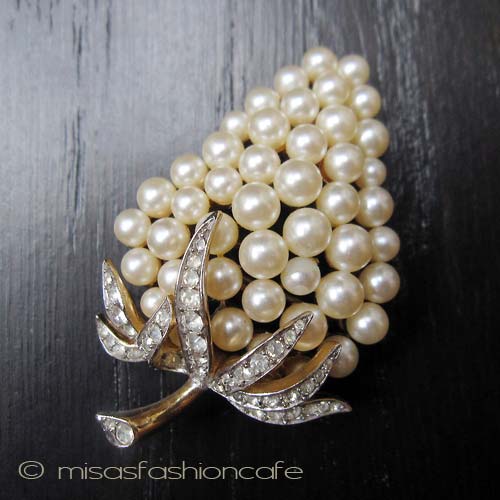 （画像用） Trifari　トリファリ パール苺　ブローチ