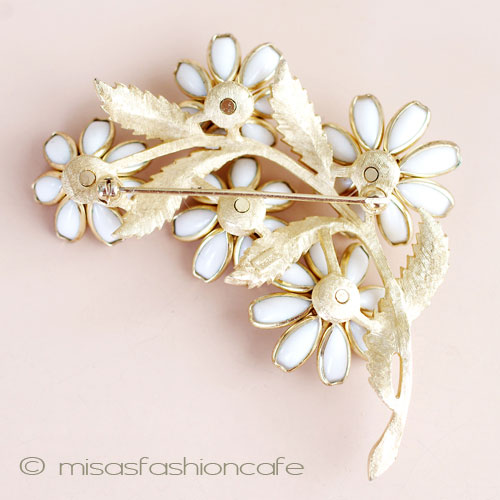 （画像用） クラウン トリファリ ＴＲＩＦＡＲＩ　花ブローチ