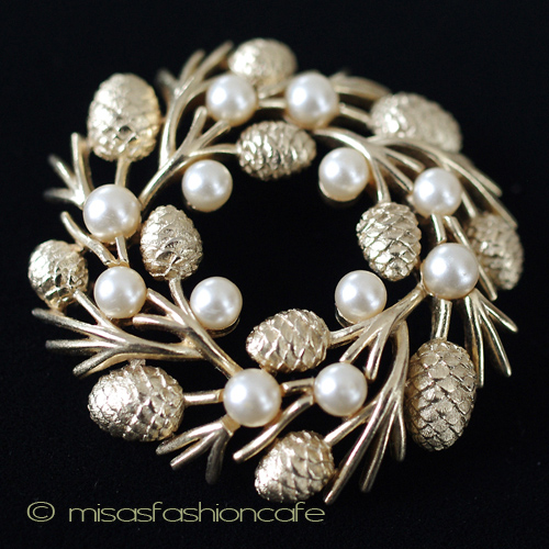 （画像用） Trifari　トリファリ 松ぼっくり　ブローチ　